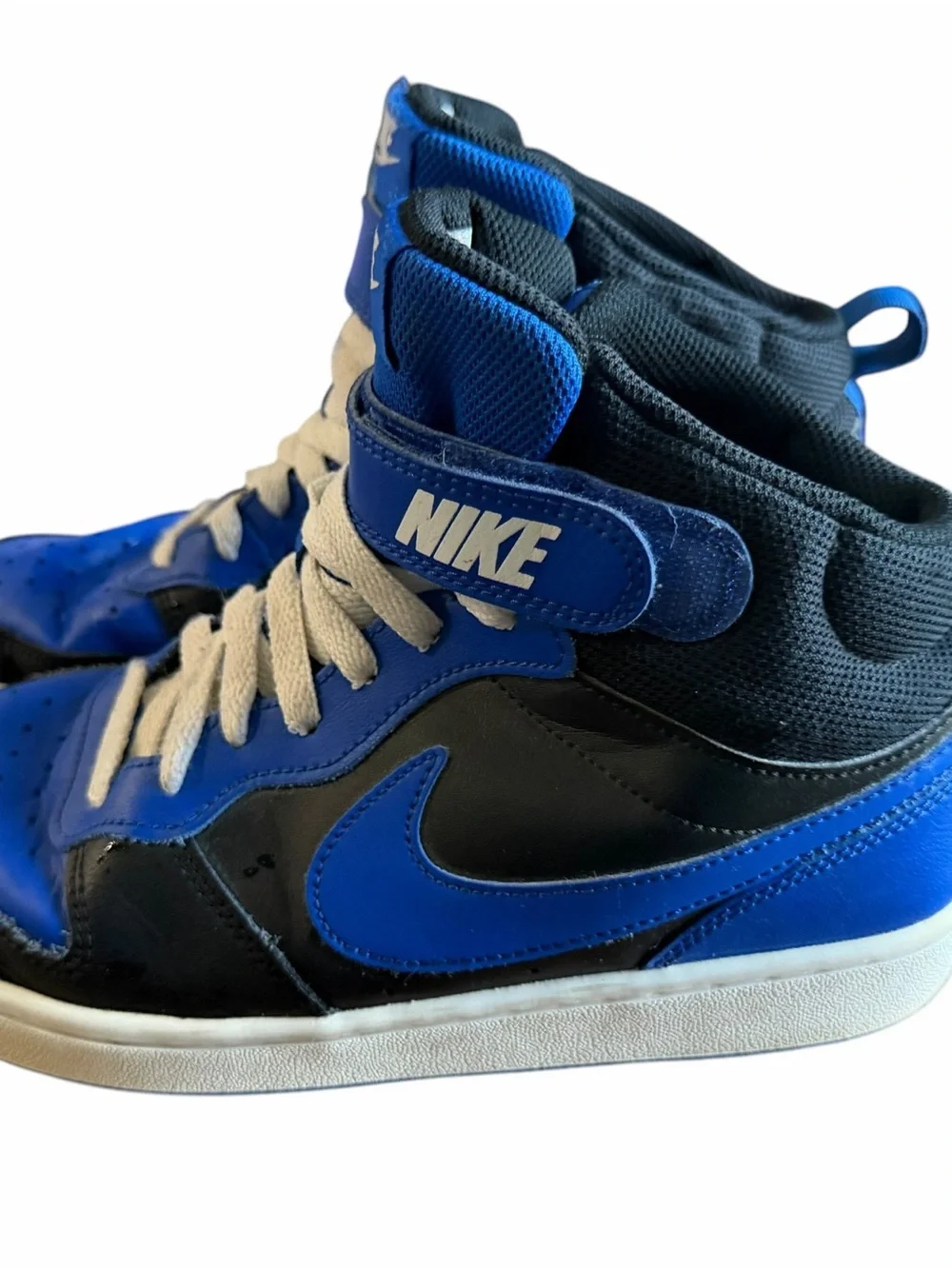 Nike Kids Mid-Top Court Borough Mid 2 Sneakers Game Royal blue colorway, size 7